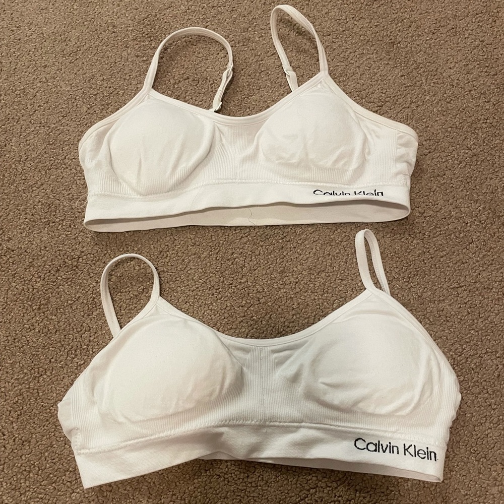 2 calvin klein bras